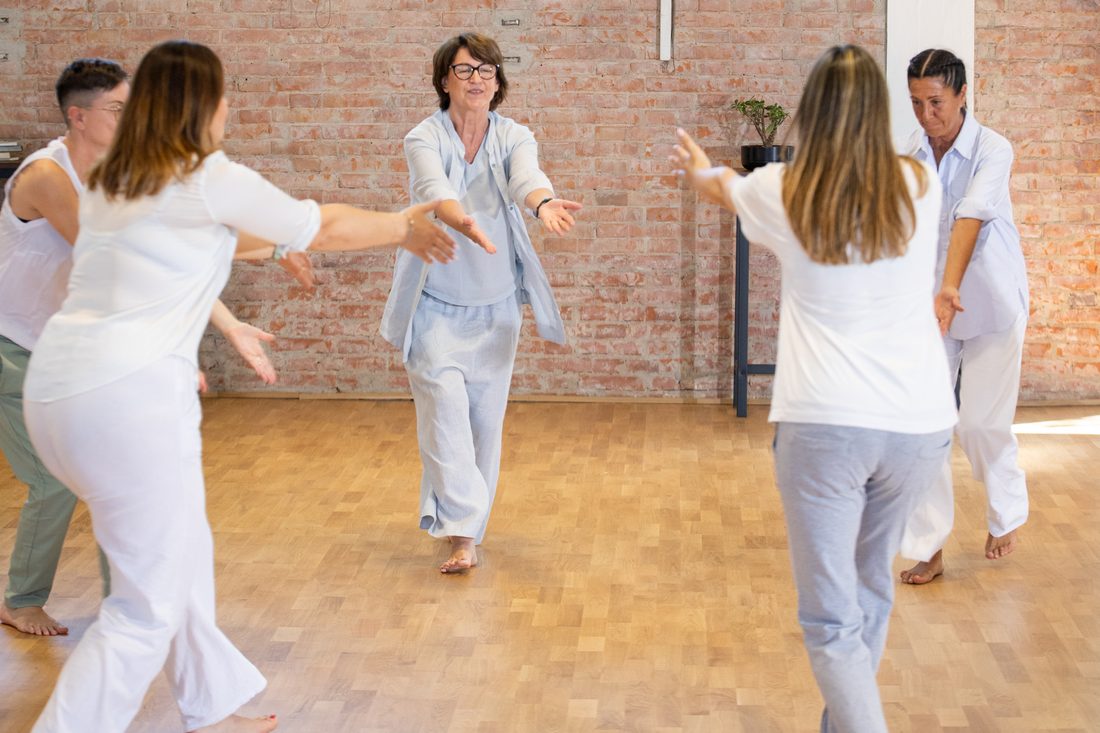 Esercizio di movimento del BodyMindDialogue in gruppo